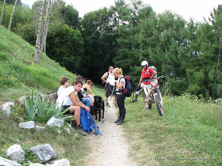 festaBeita 157.jpg - Siamo rientrati al punto di partenza...con 2 ore di discesa. Marco con la trial ha impiegato molto meno!